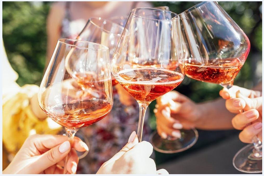 Dia Mundial do Rosé: explorando o vinho que conquistou o paladar brasileiro