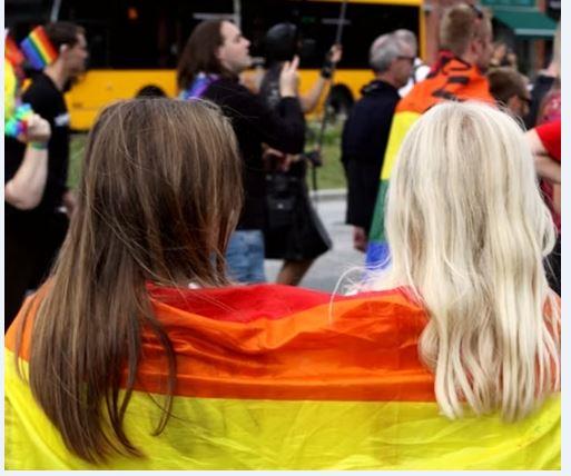 Mês do Orgulho LGBTQIAP+: confira três produções que retratam o tema