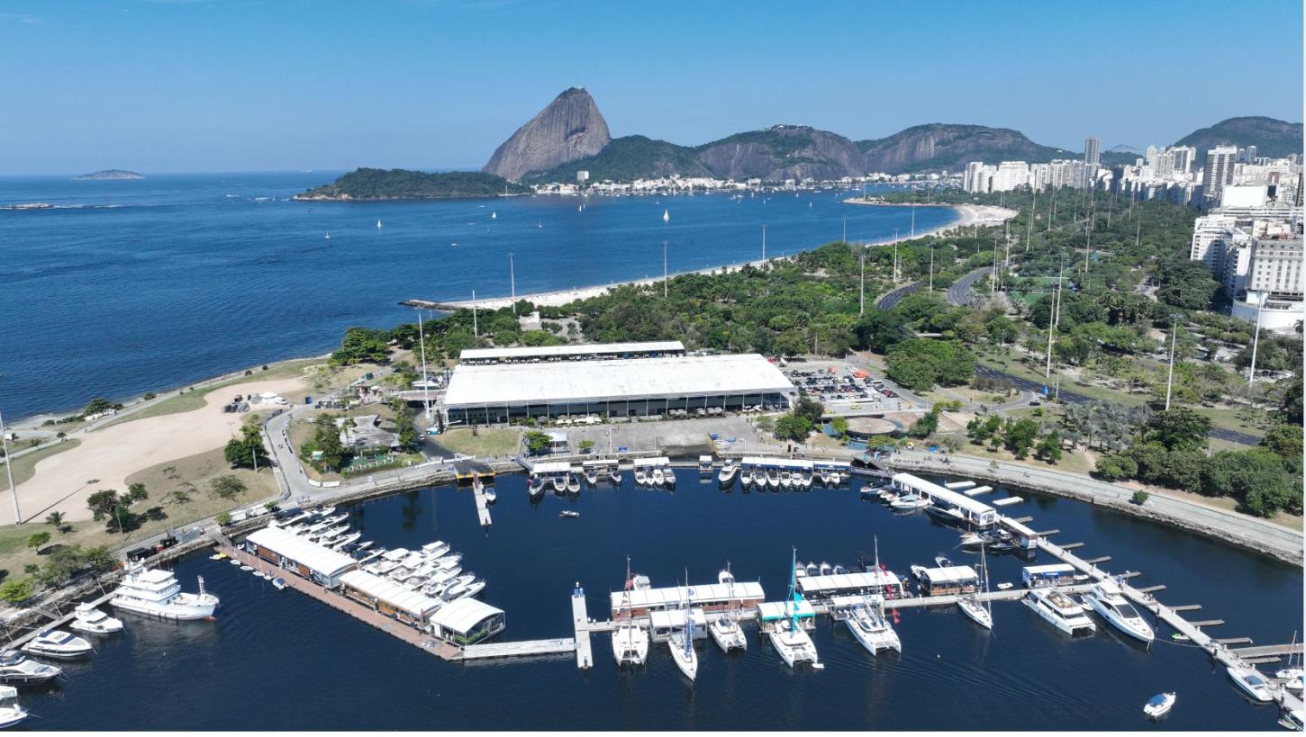 Empresa líder mundial em estruturas náuticas cresce 25% e implanta 10 mil metros lineares de infraestrutura no Brasil