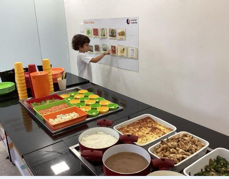 Estudo revela que mais de 50% das escolhas são por alimentos ultraprocessados nas cantinas de escolas particulares no Brasil