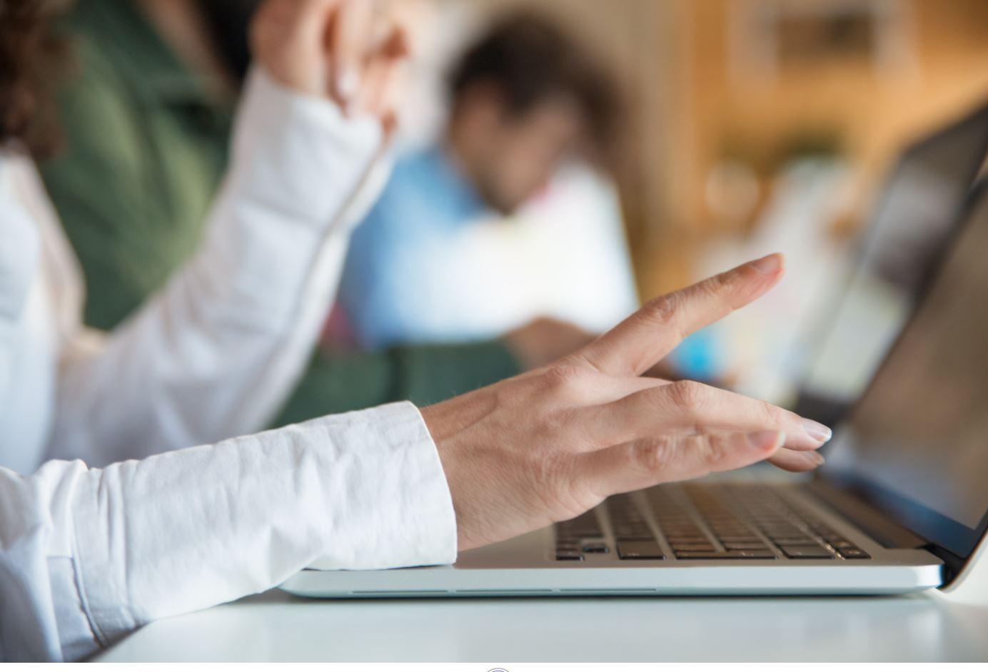 O apagão da TI: Brasil chega a 2025 com déficit de meio milhão de profissionais e busca soluções