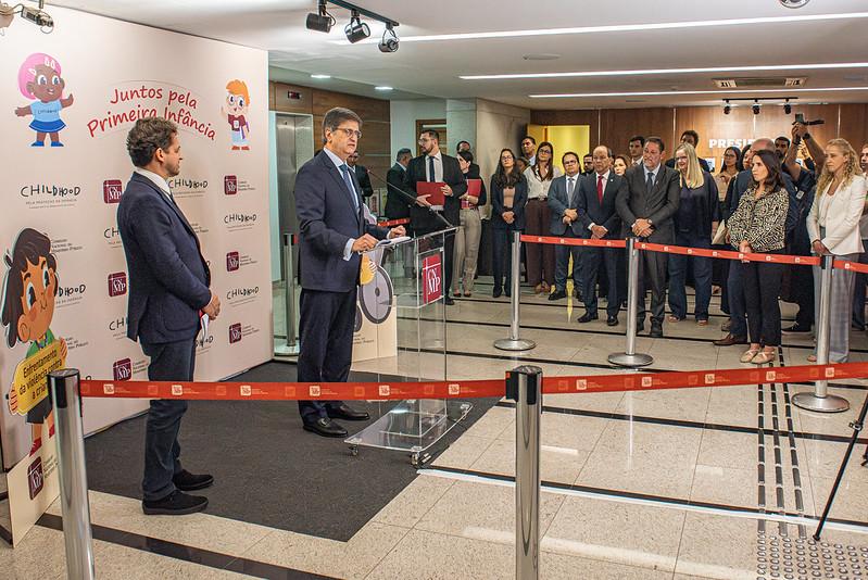 CNMP e Childhood Brasil assinam protocolo de intenções para proteção dos direitos de crianças e adolescentes