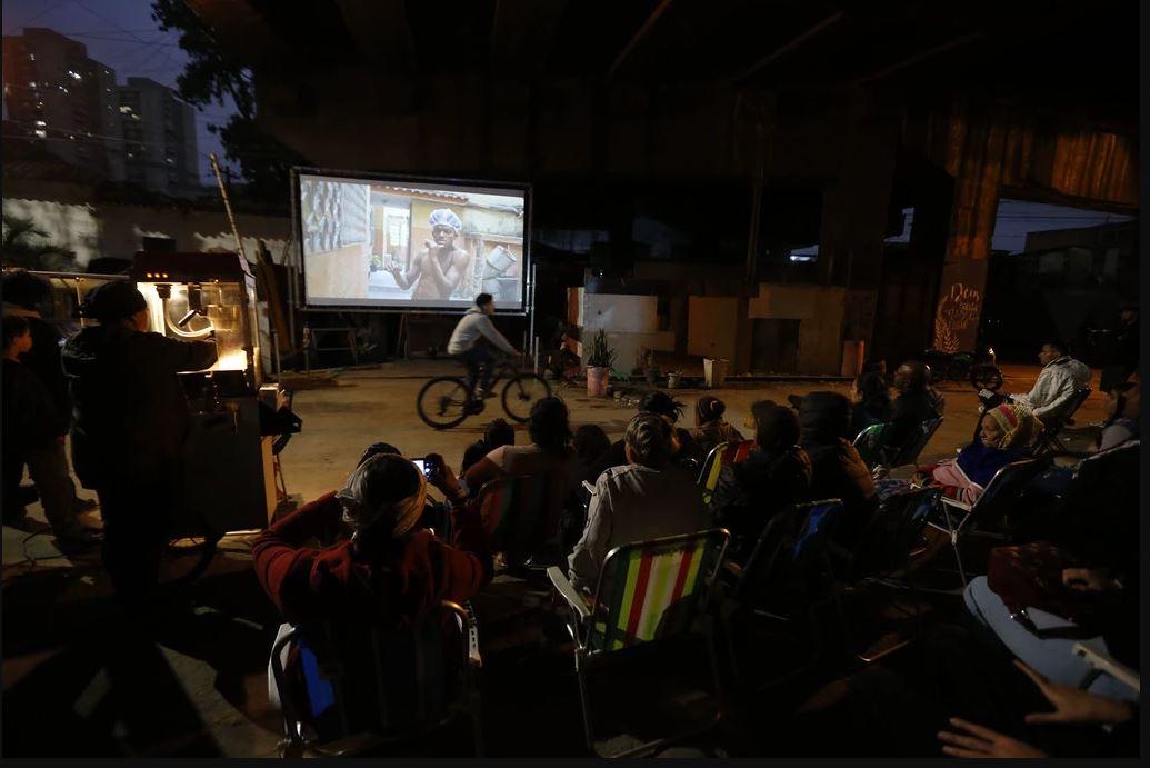 Entre a pressão imobiliária e a violência: como é viver na última favela do centro de SP