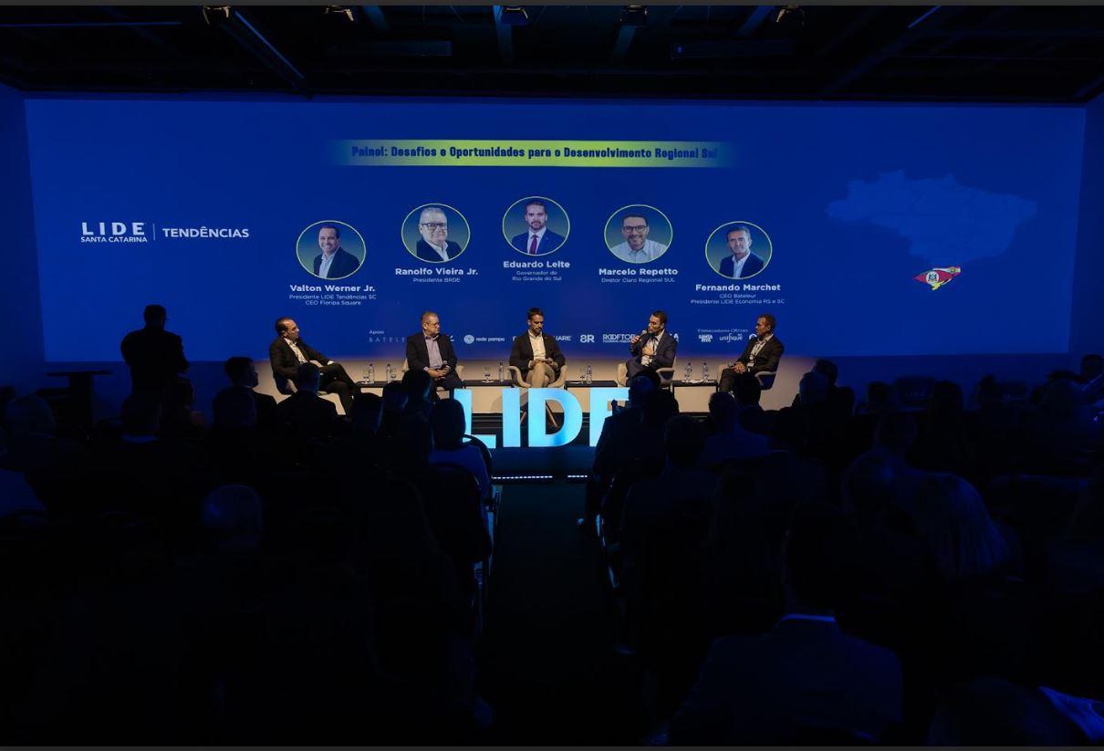 LIDE SC debate desenvolvimento sustentável com governador Eduardo Leite,  homenageia RS e anuncia Fórum em Marrocos