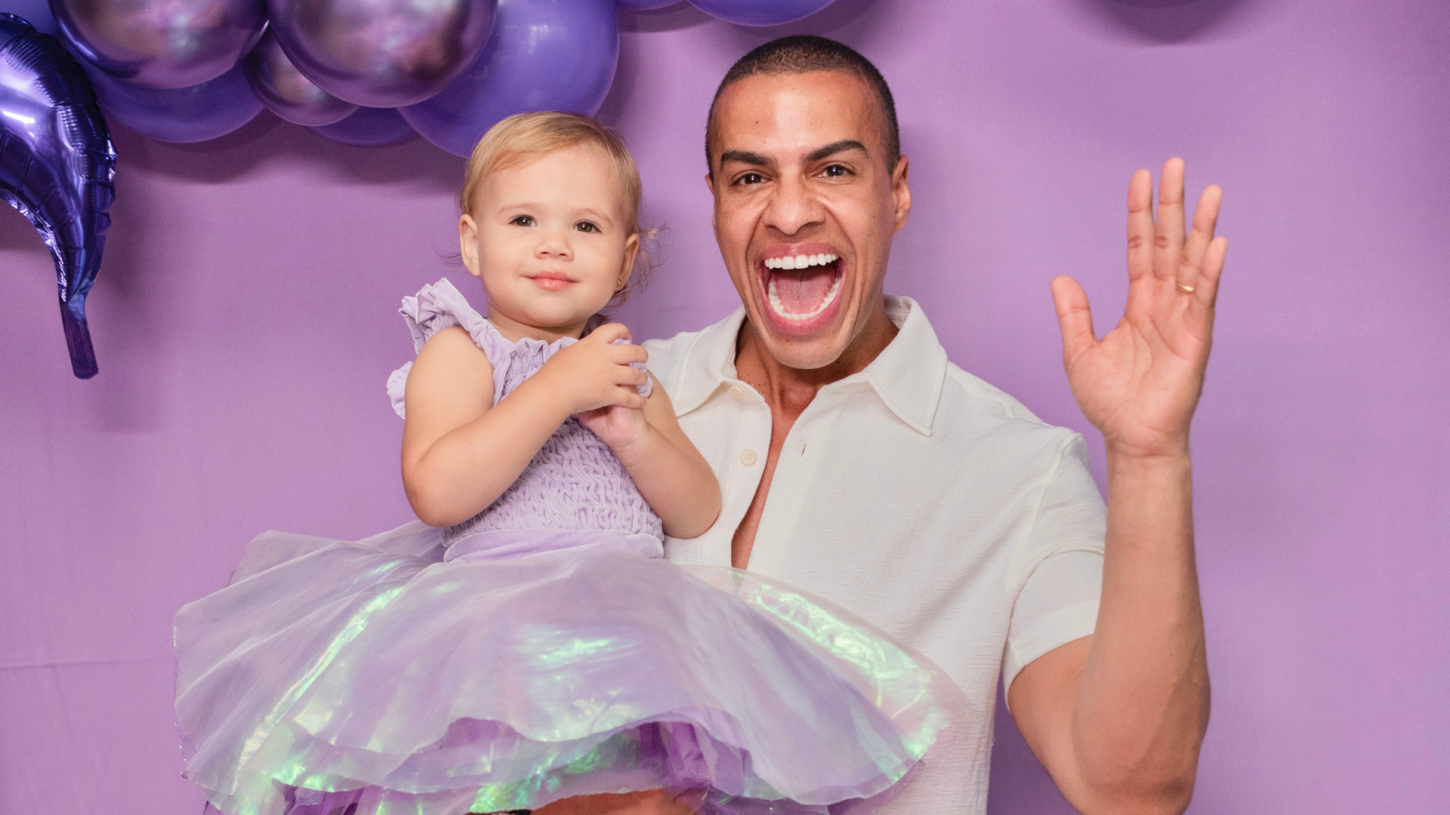 Thiago Oliveira comemora segundo aniversário da filha Ella em férias na Bahia: ‘É um estado de espírito que eu nunca senti’
