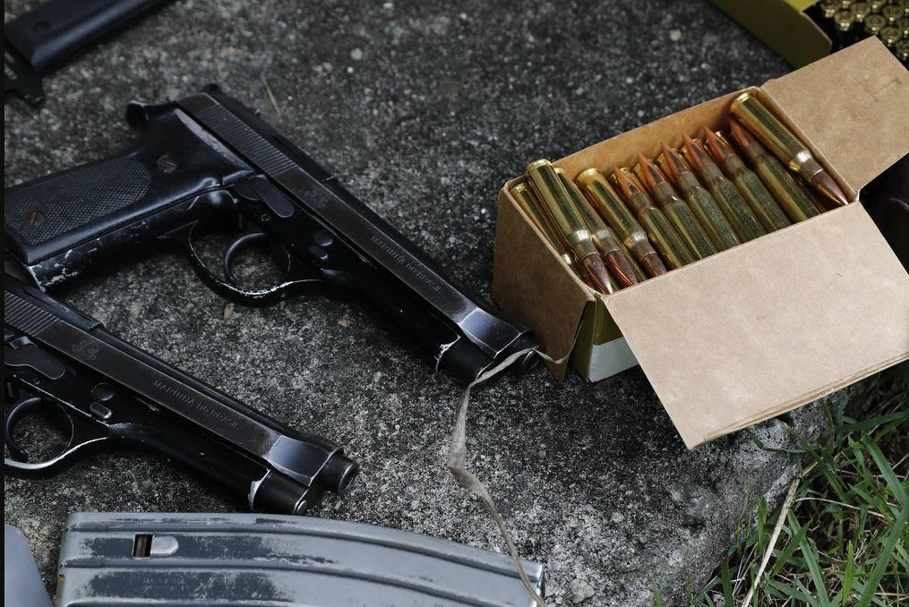 Armas, drogas, carros e macacos: Comando Vermelho usa o WhatsApp para vender de tudo