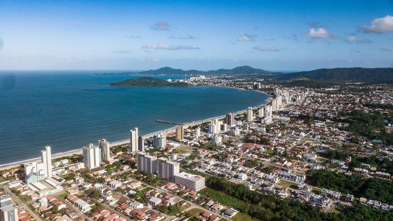 SC atrai turistas o ano inteiro e impulsiona investimentos no Litoral Norte