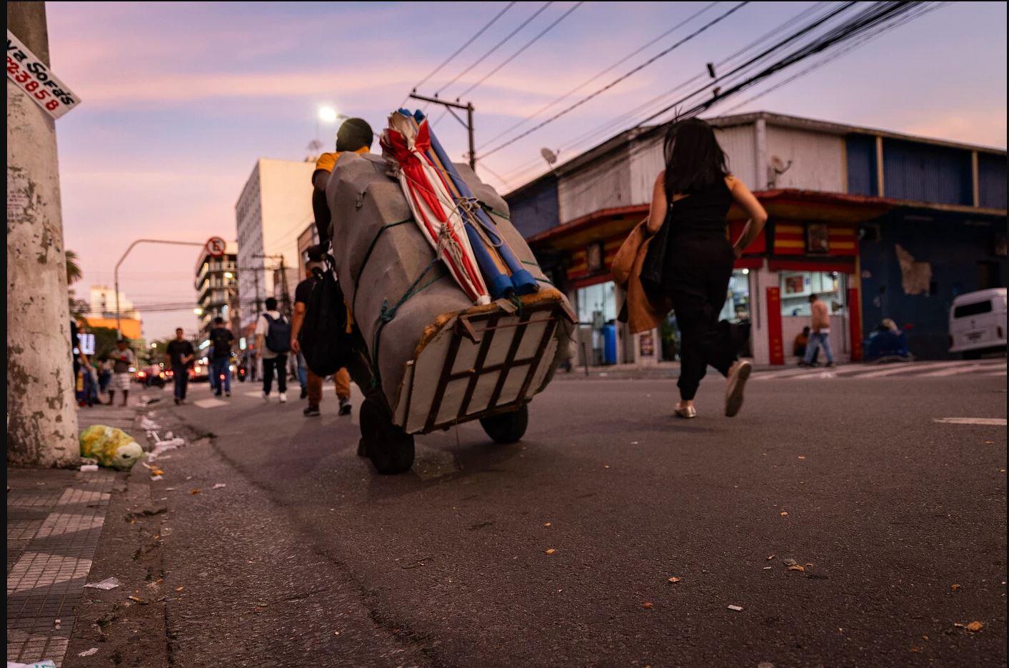 Vendedores ambulantes do centro de São Paulo relatam rotina de violência da polícia