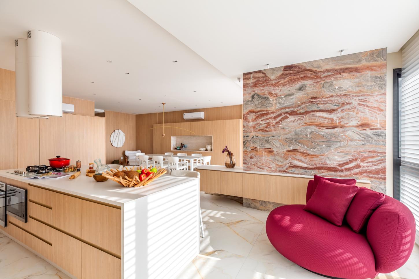 Luxo com curadoria: Apartamento em SC que é destaque em mostra de design é colocado à venda por R$ 6,9 milhões