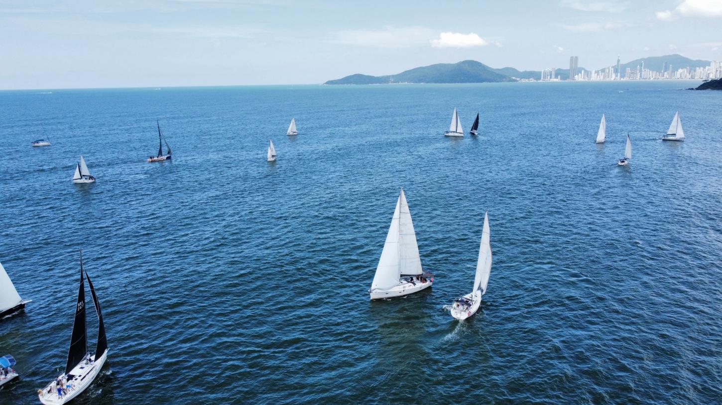Terceira etapa do Circuito de Regatas Marina Itajaí marcará as comemorações dos 61 anos de Balneário Camboriú