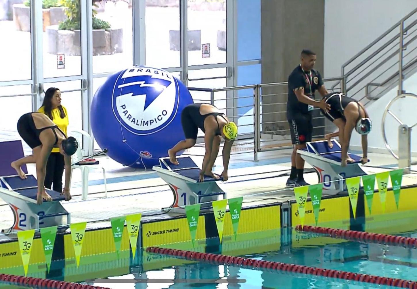 Entre livros e piscinas: a história da nadadora Ana Lisboa no Dia Nacional do Atleta Paralímpico