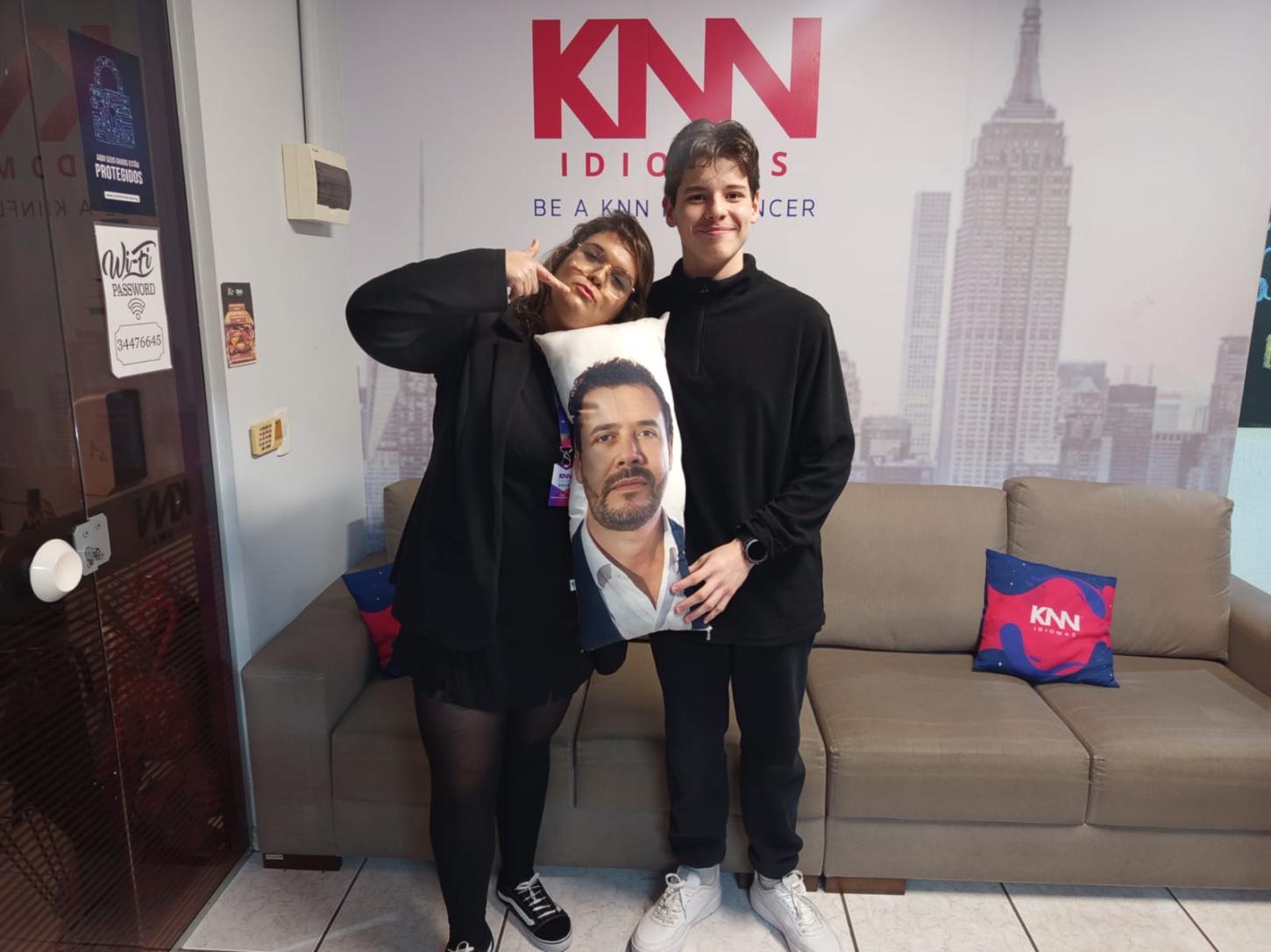 Fã número 1? Foto de Reginaldo KNN se transforma em presente e viraliza no interior de SC