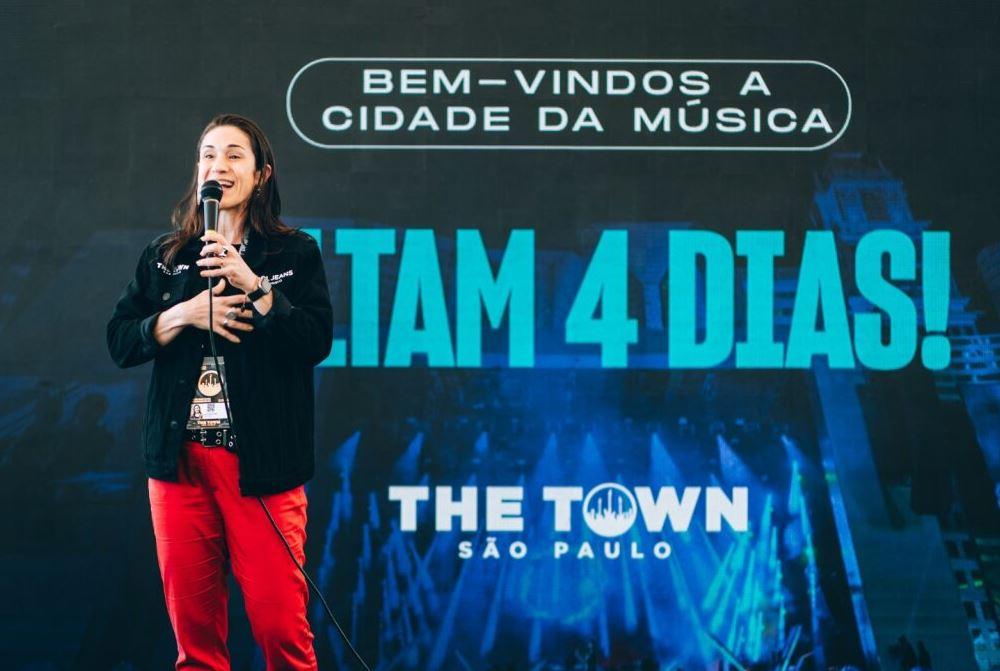 Faltam 4 dias: The Town promove visita inédita ao backstage da Cidade da Música com fã-clubes de artistas internacionais e brasileiros