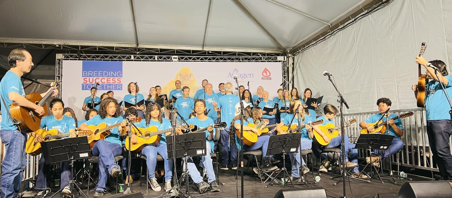 Oficinas de música caipira preservam tradições e formam novos talentos com apoio da Aviagen