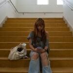 Vítimas de nudes com IA sofrem em limbo digital enquanto sites lucram: “Me senti abusada”