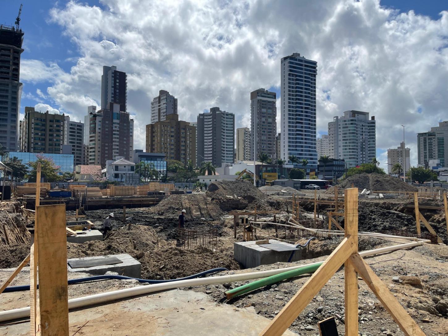 Obras do maior shopping náutico do Brasil avançam e devem gerar mil empregos após a entrega