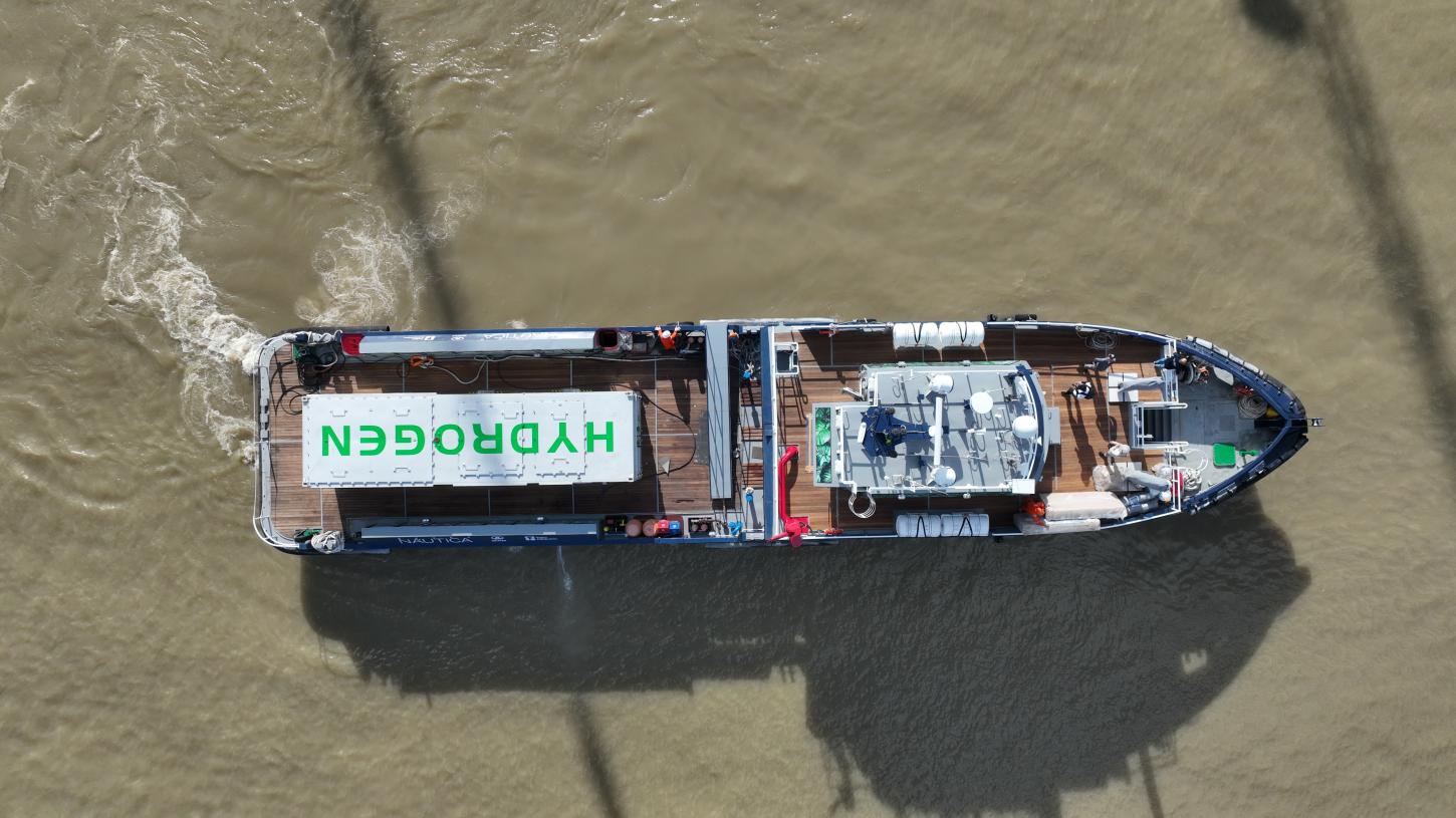 Da COP30 ao Brasil: Barco movido a hidrogênio que corta 80% das emissões inicia tour nacional em fevereiro