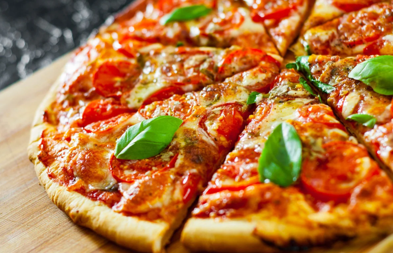 Muito além do forno: por que uma pizza leva meses para ficar pronta
