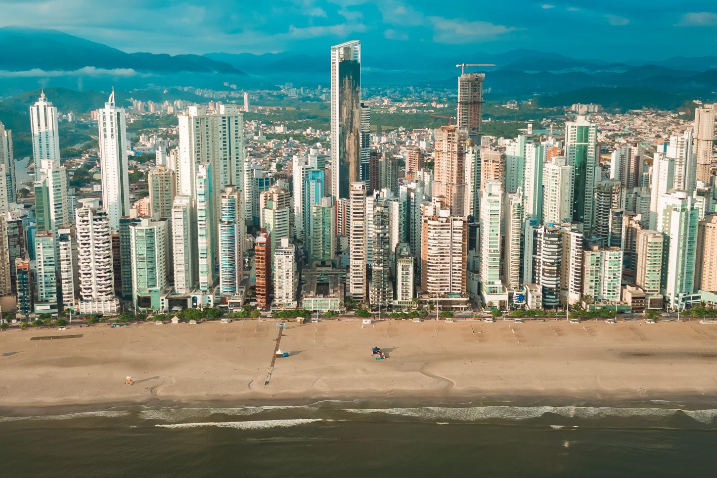 Estudo prevê alta de 270% em 'residências assinadas' no Brasil e no México; Pininfarina lidera portfólio com concentração de projetos em SC