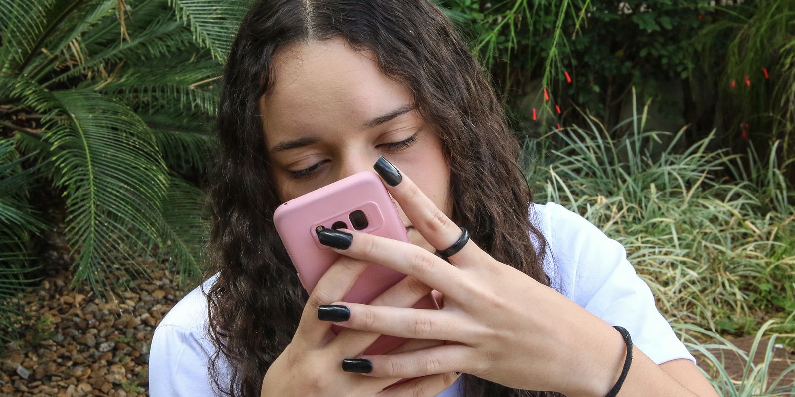 Guia orienta sobre como abordar violência de gênero nas redes sociais