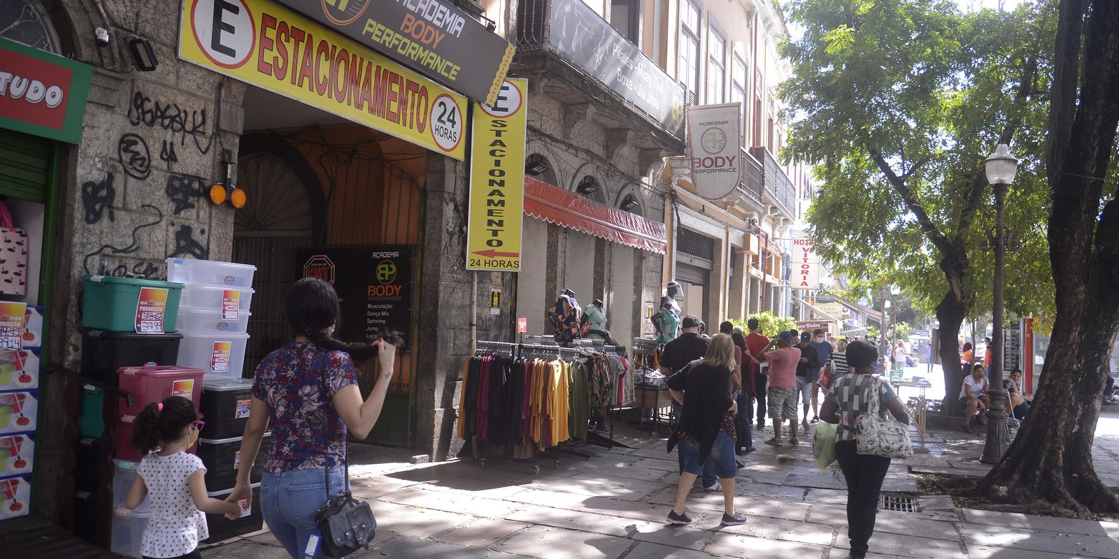 Vendas no comércio crescem 0,4% em janeiro e igualam patamar recorde