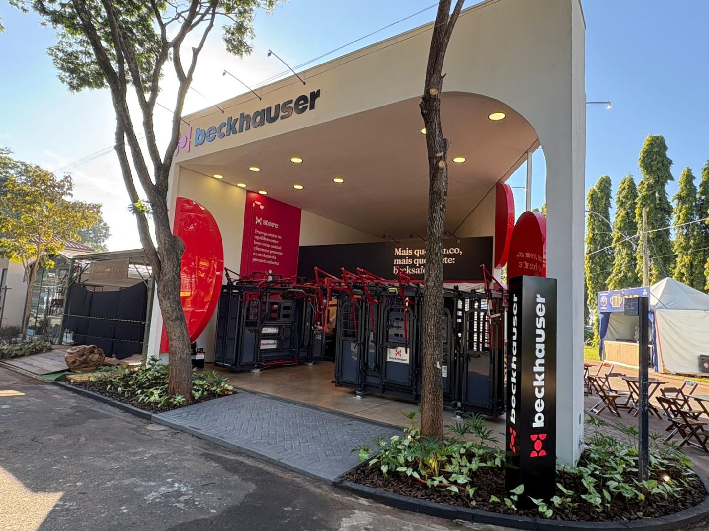 Beckhauser inaugura HStore na ExpoZebu e amplia presença no principal polo da genética zebuína