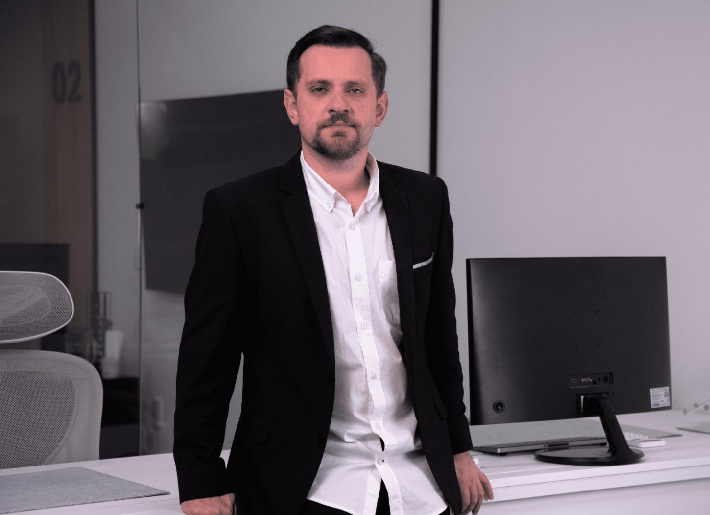 Depois de fazer história na Havan e humanizar a marca, estrategista de marketing leva modelo de negócio a agência “fora do tradicional”