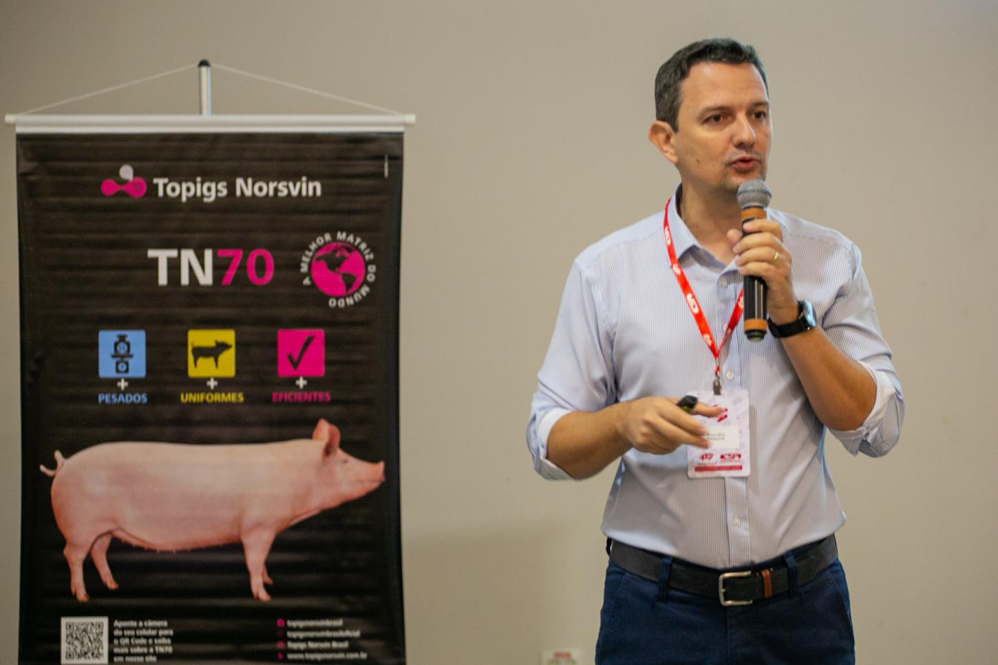 Evolução genética exige adequação de manejo nas granjas, apontam especialistas no Conexão Tecnológica