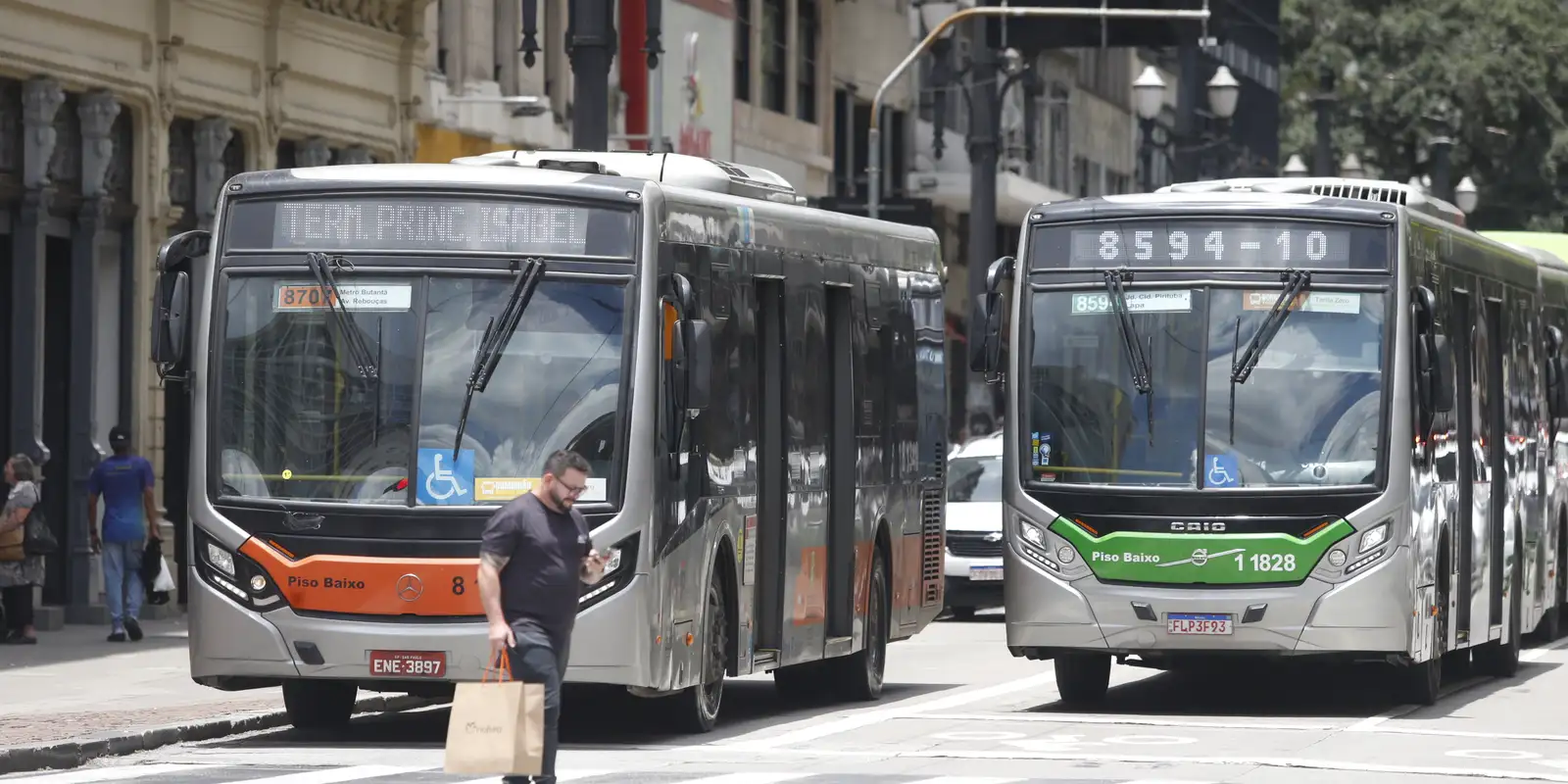 Inflação oficial chega a 0,88% em março, diz IBGE 