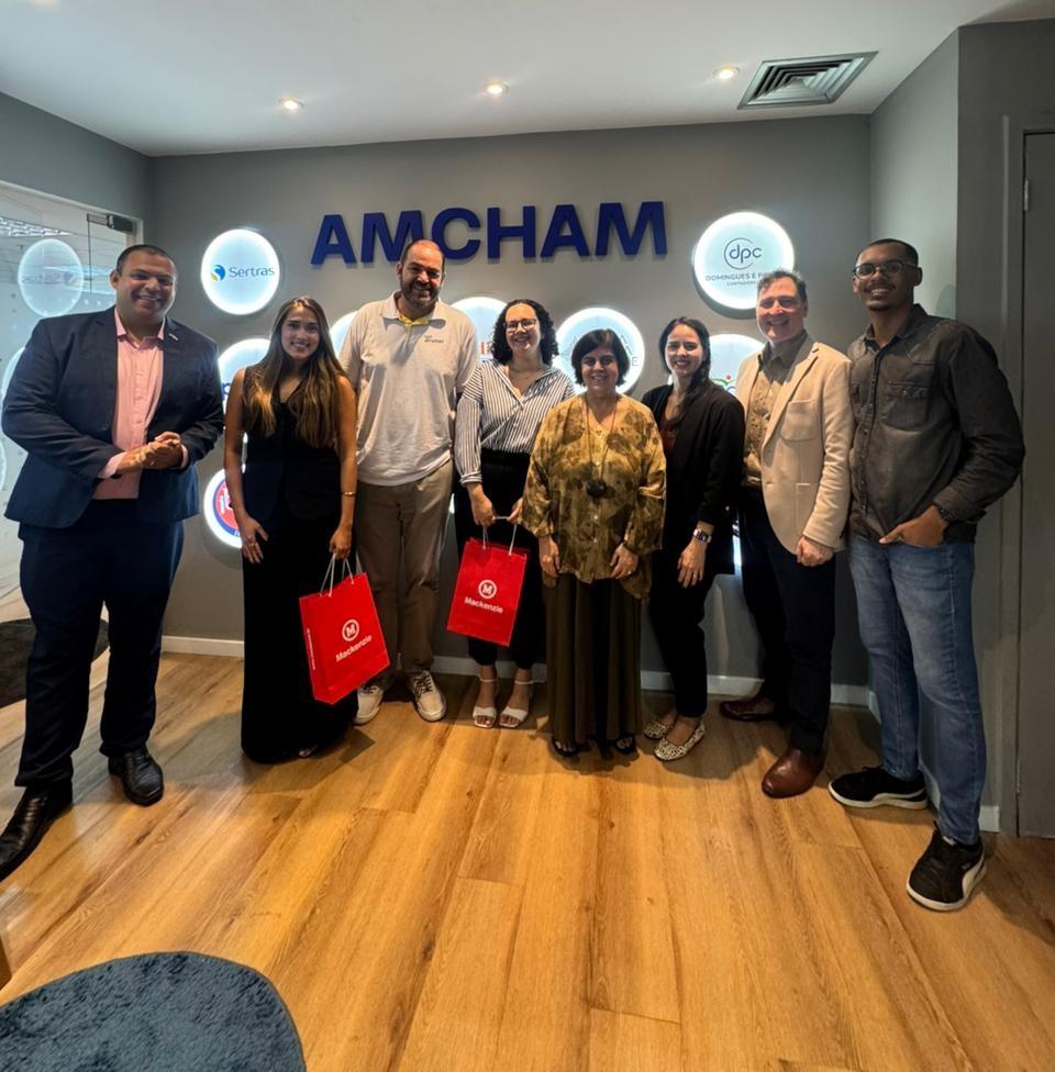 Alunos de Relações Internacionais realizam visita técnica à Amcham no Rio de Janeiro