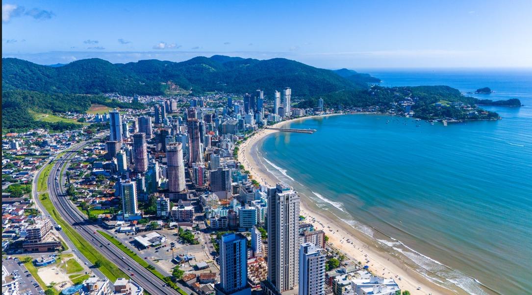 Itapema ultrapassa Balneário Camboriú e assume liderança do metro quadrado mais caro do Brasil, segundo FipeZap