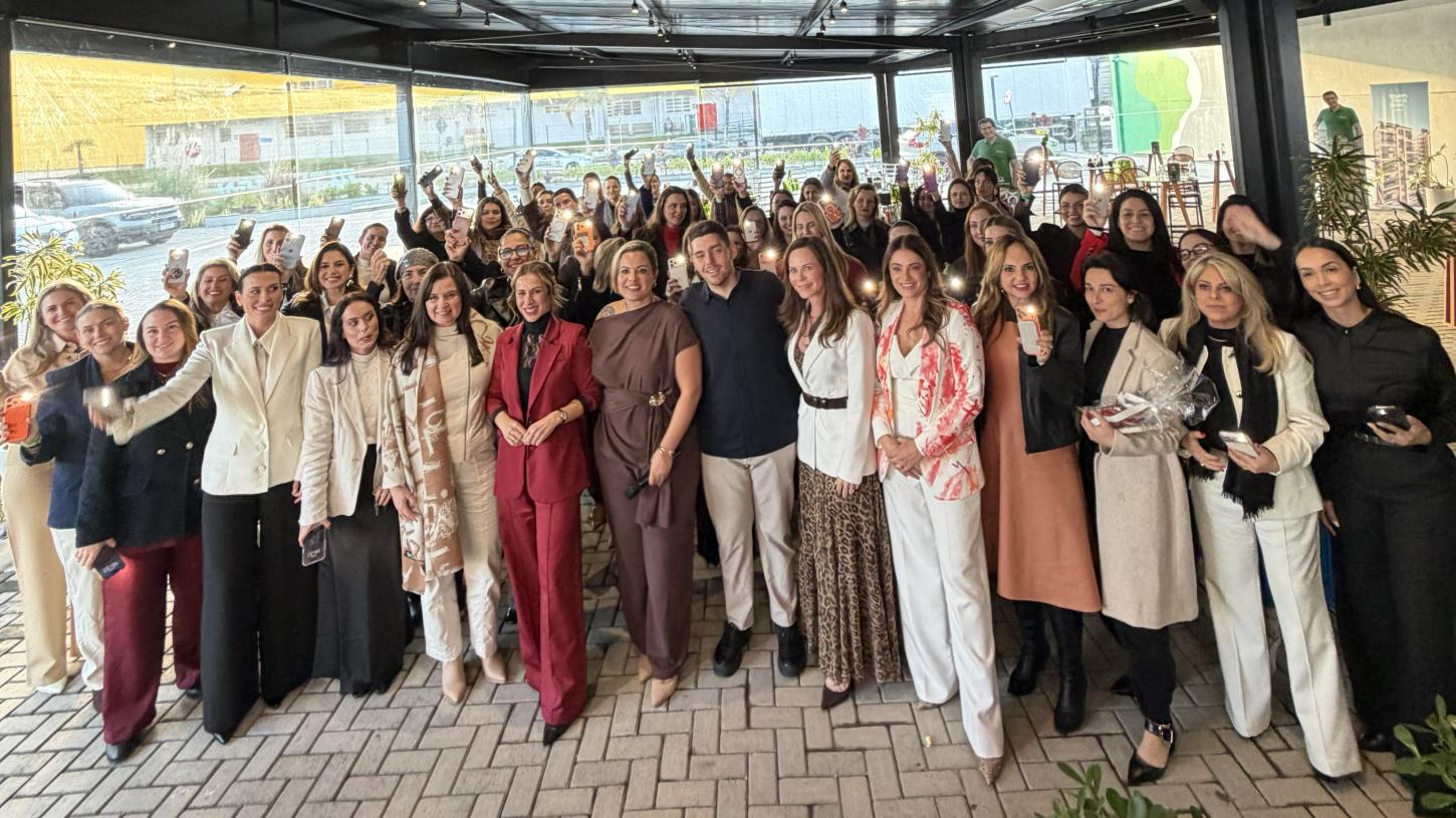 Evento em SC reúne mais de 70 corretoras de imóveis e debate protagonismo feminino no mercado imobiliário