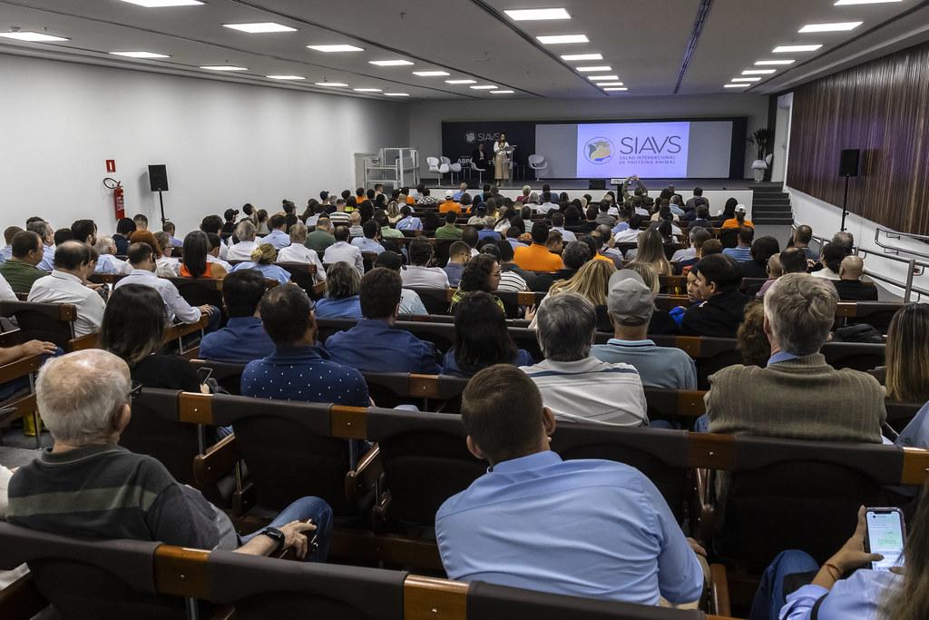 Sanidade, inovação e mercado pautam debates do maior evento da proteína animal no Brasil