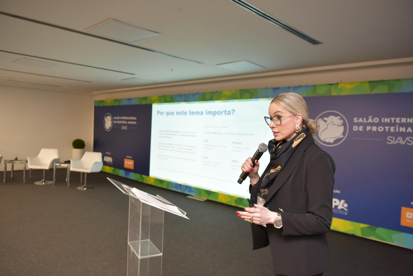 FACTA Conecta discute o uso de antimicrobianos e seu impacto no comércio internacional de produtos de origem animal