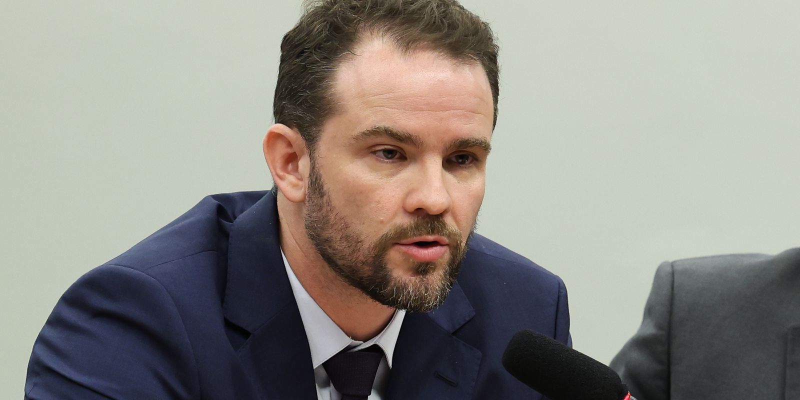 Governo buscará cumprir meta fiscal com diálogo, diz Durigan